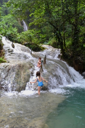 Zdjęcie z Vanuatu - Dolna czesc wodospadu Mele. Woda super!