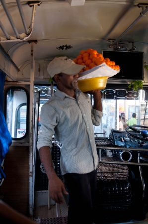 Zdjęcie ze Sri Lanki - handel w autobusie