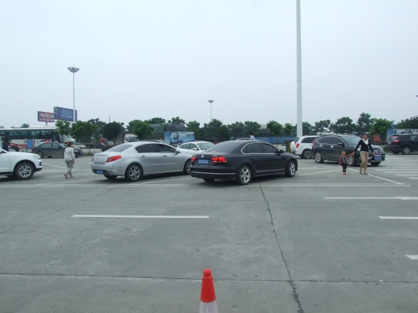 Zdjęcie z Chińskiej Republiki Ludowej - na parkingu