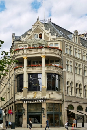Zdjęcie z Norwegii - vis a vis Teatru- można przysiąść na małą czarną
