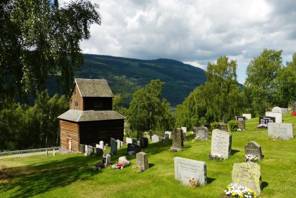 Zdjęcie z Norwegii - Ringebu, cmentarze w Norwegii bardzo nam się podobały; 