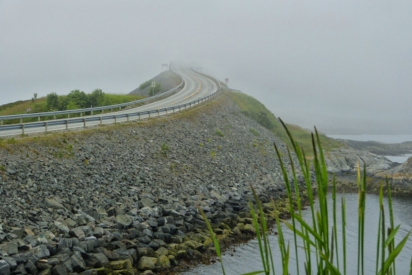Zdjęcie z Norwegii - słynny most na Drodze Atlantyckiej zniknął:)