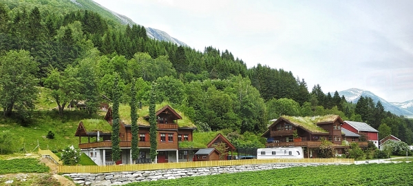 Zdjęcie z Norwegii - cudowne hytta z trawa na dachach.... bezustanny podziw! 