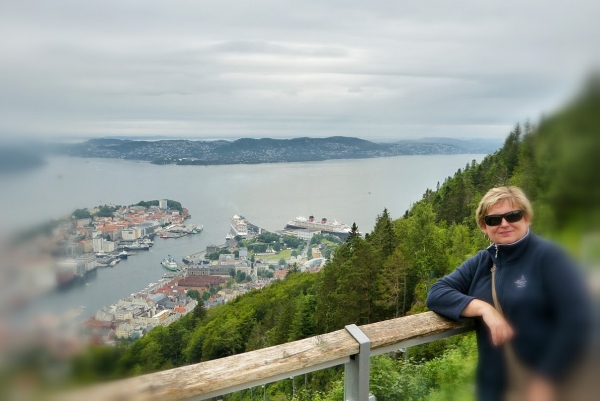 Zdjęcie z Norwegii - Bergen widziane z 400 metrowego  wzgórza Fløyen