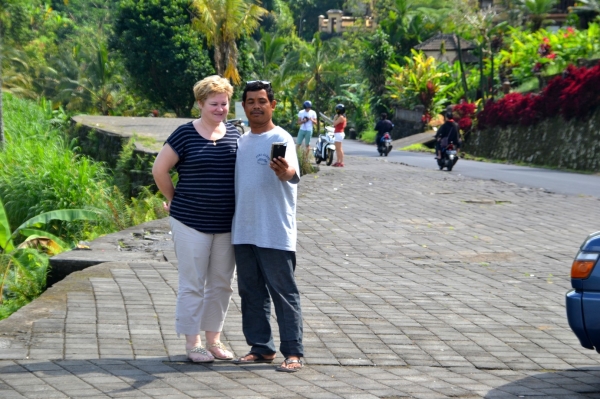 Zdjęcie z Indonezji - Z naszym niezawodnym kierowca Nyomanem
