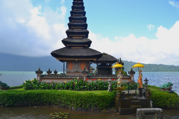 Zdjęcie z Indonezji - Pura Ulun Danu Bratan - swiatynia na jeziorze