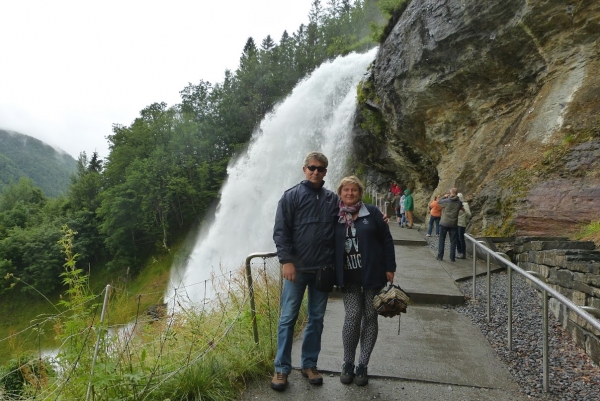 Zdjęcie z Norwegii - Pozdrowionka z nad Steinsdalsfossen