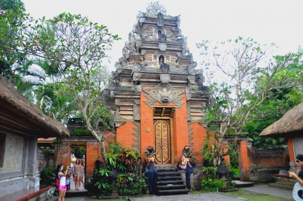 Zdjęcie z Indonezji - Palac Krolewski w Ubud