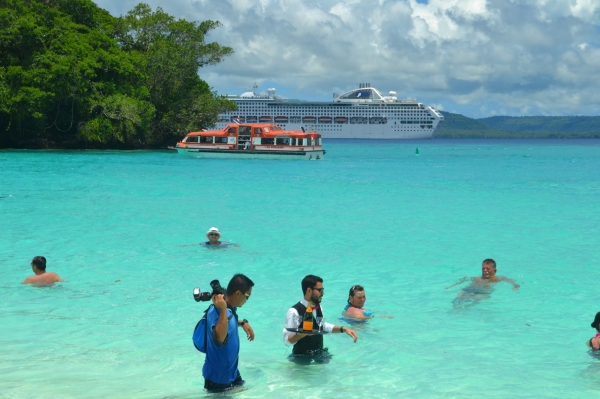 Zdjęcie z Vanuatu - Jak przystalo na Szampanska Zatoke jest i szampan :)))