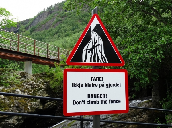 Zdjęcie z Norwegii - Uwaga!