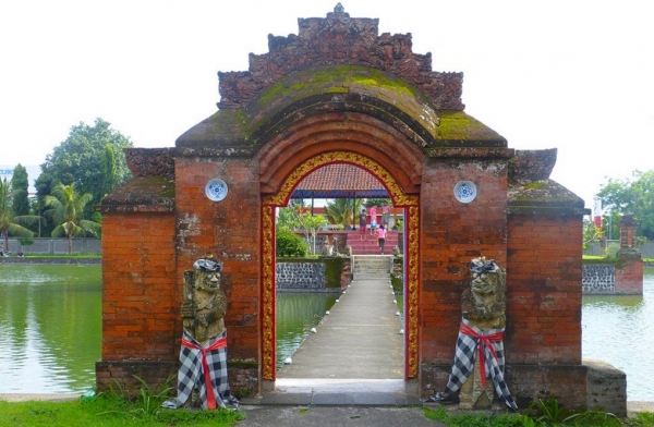 Zdjęcie z Indonezji - Taman Mayura