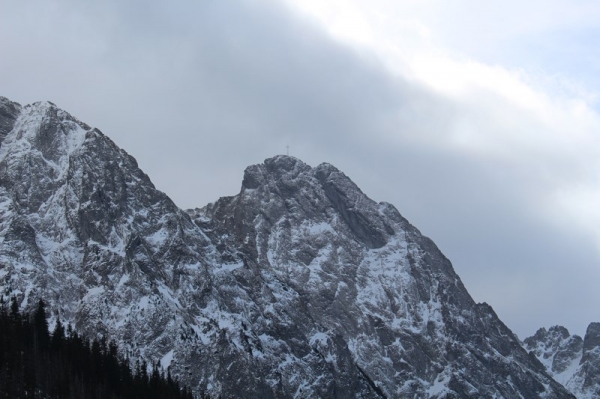 Zdjęcie z Polski - Widok na Giewont spod Sarniej wymiatał
