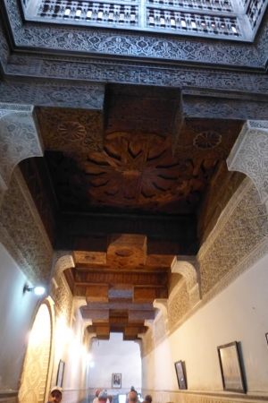 Zdjęcie z Maroka - bogata ornamentyka sufitów