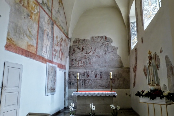 Zdjęcie z Polski - autentyczne, XII wieczne freski w nawie bocznej