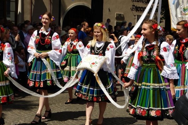 Zdjęcie z Polski - Barwna procesja Bożego Ciała w Łowiczu