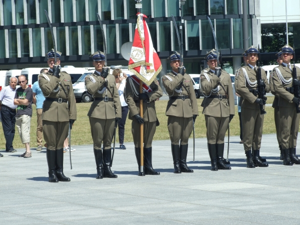 Zdjęcie z Polski - prezentuj broń