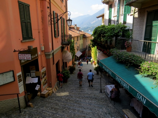 Zdjęcie z Włoch - Atrakcje w Bellagio. Stylowe kamienice, wloskie kawiarenki...