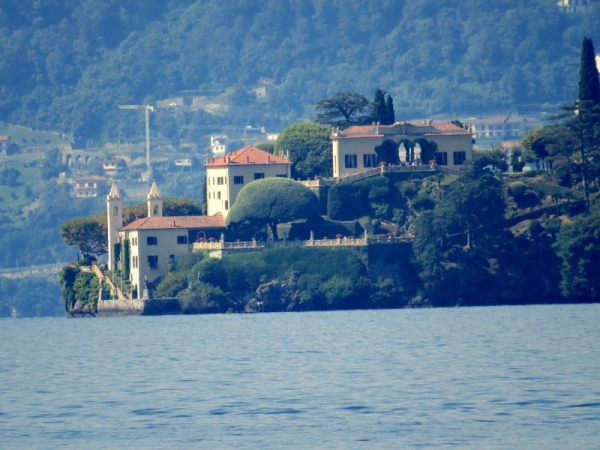 Zdjęcie z Włoch - Widok na Ville del Balbianello, gdzie krecono scene do Gwiezdnych Wojen