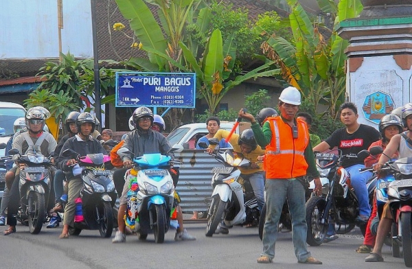 Zdjęcie z Indonezji - Kuta ruch uliczny