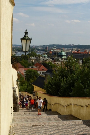 Zdjęcie z Czech - schodkami w dół z Hradczan na Malą Stranę