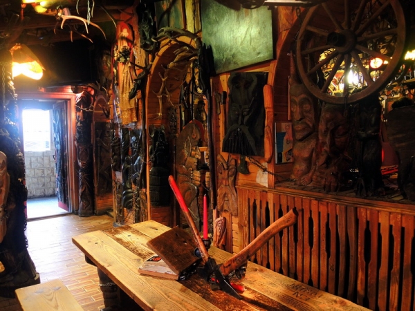 Zdjęcie z Polski - Bar "Siekierezada" w Cisnej.