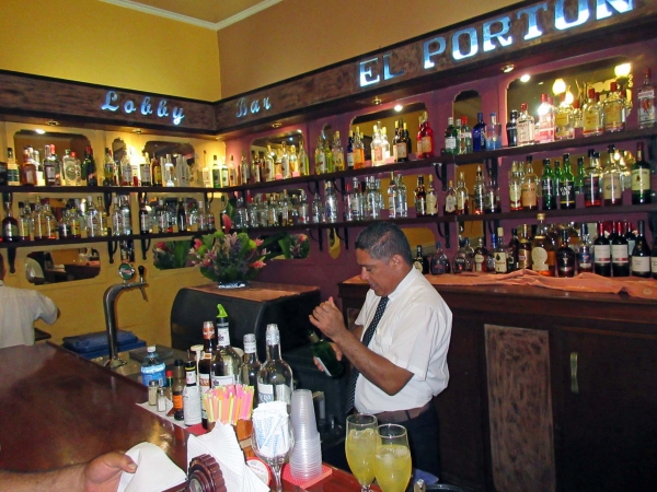 Zdjęcie z Kuby - Bar hotelowy