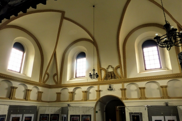 Zdjęcie z Polski - synagoga jest udostępniona zwiedzającym; 