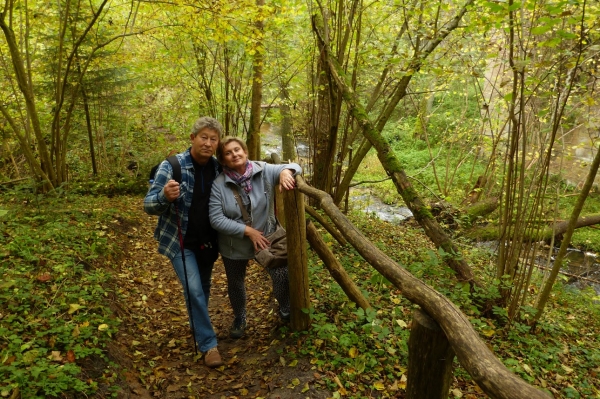 Zdjęcie z Polski - uściski z pięknego leśnego szlaku - Czartowe Pole
