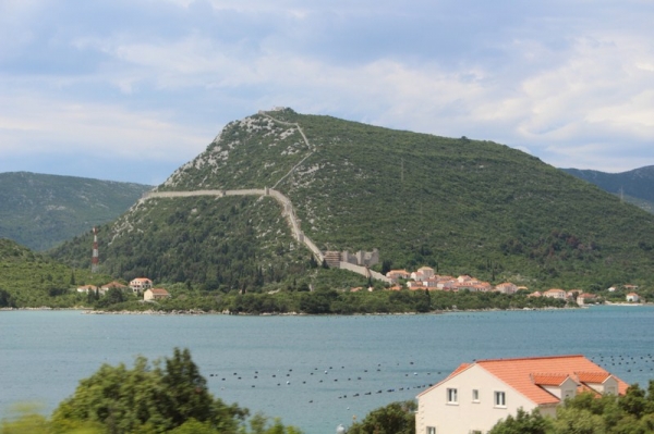 Zdjęcie z Chorwacji - Po drodze do Dubrovnika - wielki mur w Stonie