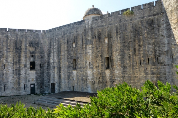 Zdjęcie z Grecji - bastionowa zabudowa