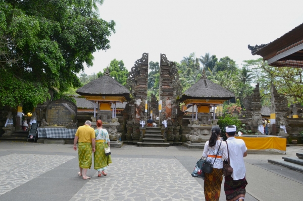 Zdjęcie z Indonezji - Pura Tirta Empul - swiatynia swietych zrodel