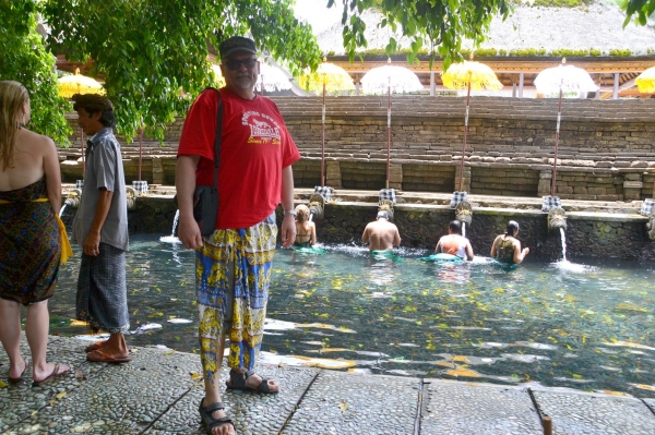 Zdjęcie z Indonezji - Pozdrowienia z Tirta Empul :)