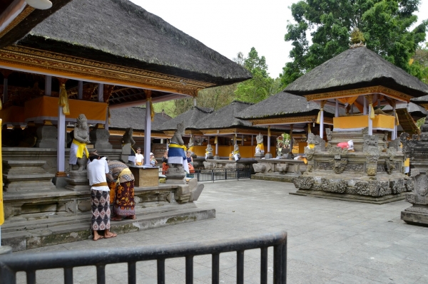 Zdjęcie z Indonezji - Pura Tirta Empul - swiatynia swietych zrodel