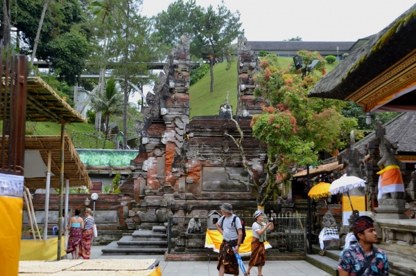 Zdjęcie z Indonezji - Pura Tirta Empul - swiatynia swietych zrodel