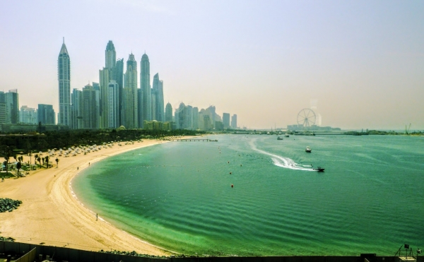 Zdjęcie z Zjednoczonych Emiratów Arabskich - i zjechaliśmy ze sztucznej Wyspy Palmy na ląd