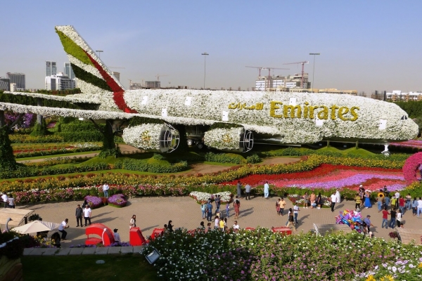 Zdjęcie z Zjednoczonych Emiratów Arabskich - ukwiecony airbus A380 w skali 1:1 - to już tylko tutejszy wynalazek :)