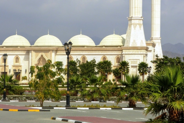 Zdjęcie z Zjednoczonych Emiratów Arabskich - spacerkiem wokół meczetu...