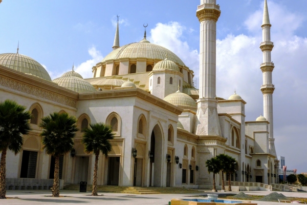 Zdjęcie z Zjednoczonych Emiratów Arabskich - spacerkiem wokół meczetu...