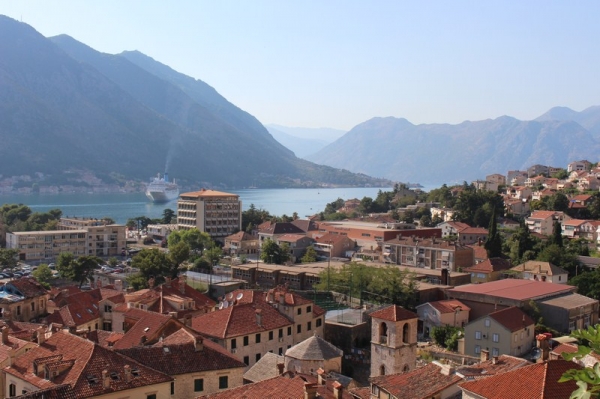 Zdjęcie z Czarnogóry - A to już Kotor i początek wspinaczki do Twierdzy Św. Jana