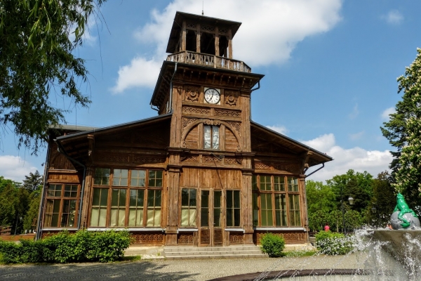 Zdjęcie z Polski - Kursaal z fontanną Żabka