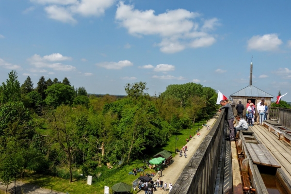 Zdjęcie z Polski - na tężnie można wejść, więc wchodzimy i mamy widoczki z góry