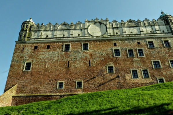 Zdjęcie z Polski - jeszcze rzut okiem z dołu na zamek  i zjeżdżamy na golubski rynek
