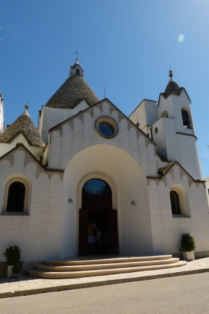 Zdjęcie z Włoch - trullowaty kościół św. Antoniego