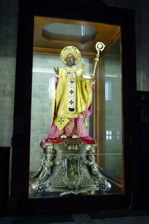 Zdjęcie z Włoch - figura Patrona Bazyliki