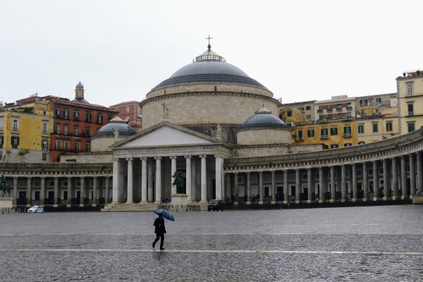 Zdjęcie z Włoch - Piazza del Plebiscito i Basilica Reale Pontificia San Francesco da Paola