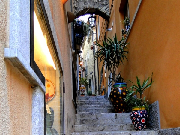 Zdjęcie z Włoch - W zaułkach Taorminy.