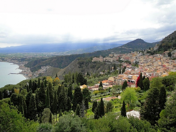 Zdjęcie z Włoch - Taormina - widok na miasto z teatru greckiego