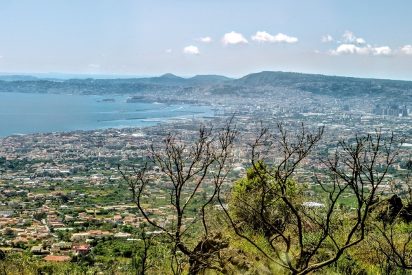 Zdjęcie z Włoch - widok na Neapol ze zboczy Wezuwiusza