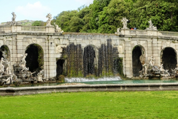 Zdjęcie z Włoch - niezliczona ilość fontann w ogrodach Ceserty