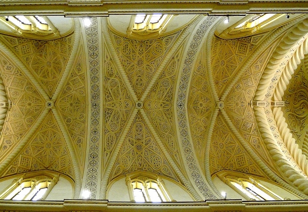 Zdjęcie z Włoch - Erice - wnętrze katedry.